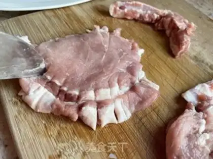 Make Swimming onions and pork chops step 1