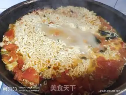 Make Tomato beef bun noodles step 4