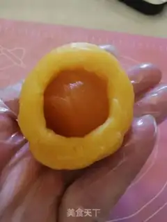 Make A yellow-haired moon cake step 19
