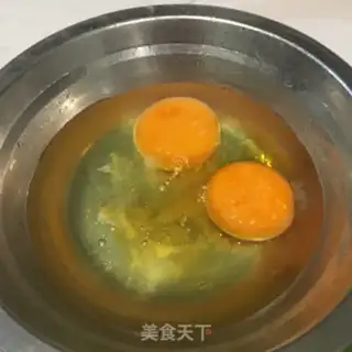 Make Eggs and curry step 1