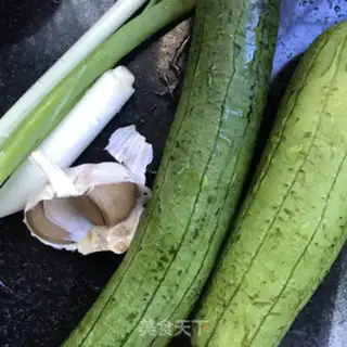Make walnut oil and silk melon step 0