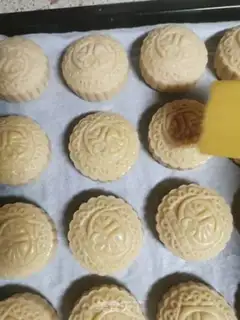 Make A yellow-haired moon cake step 27