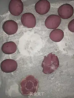 Make The potato pumpkin moon cake step 4