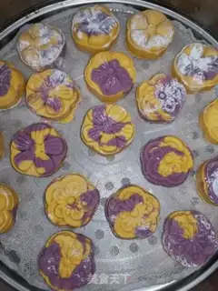 Make The potato pumpkin moon cake step 5