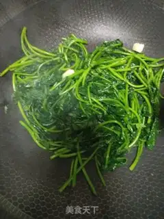 Make Fried potato leaves step 3