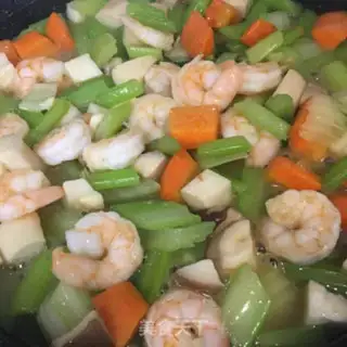 Make Shrimp is three colors step 8