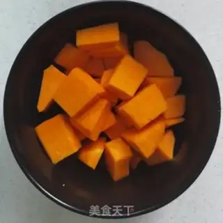 Make Pumpkin silver ears step 2
