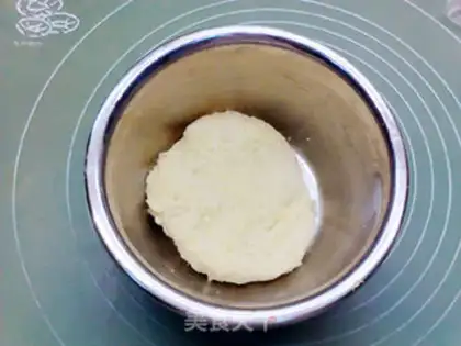 Make A wide-range duck sausage roll step 2