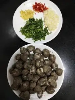 Make Pickle clams step 0