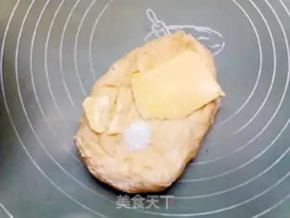Make A wide-range duck sausage roll step 3