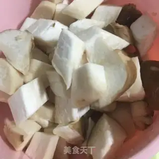 Make Beef pellets for almond mushrooms step 1