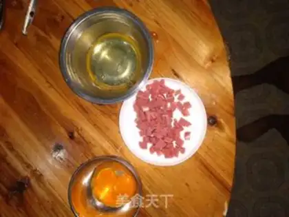 Make Gold ham and egg fried rice step 1