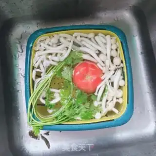 Make Tofu noodles and vegetable soup step 1