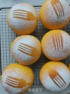 Make Pumpkin blueberry cheese bag step 9
