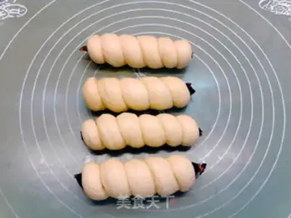 Make A wide-range duck sausage roll step 13