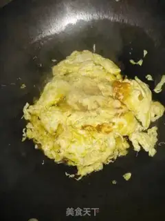 Make White mushroom fried eggs step 4