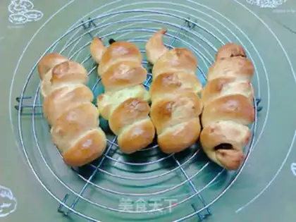 Make A wide-range duck sausage roll step 15