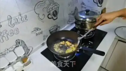 Make Sour sauce and potatoes step 1