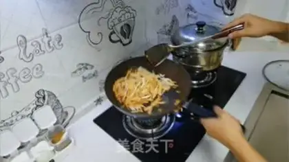 Make Sour sauce and potatoes step 4