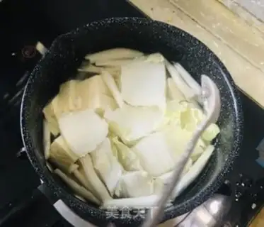 Make Seafood mushrooms and white tea tofu soup step 5