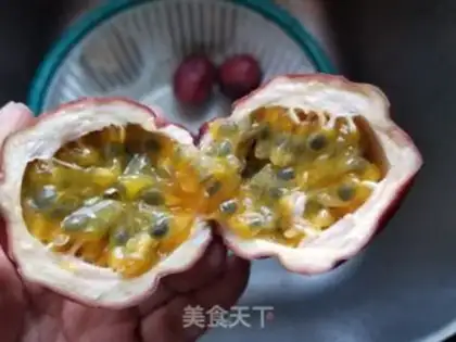 Make A bee of vanilla fruit step 1