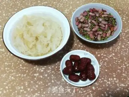 Make Three bean soups in silver palms step 0