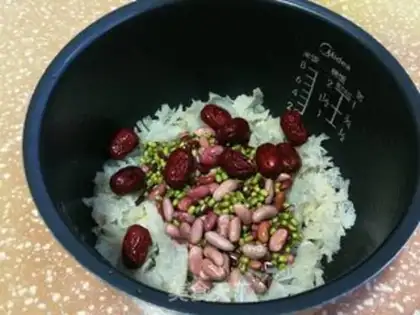 Make Three bean soups in silver palms step 1
