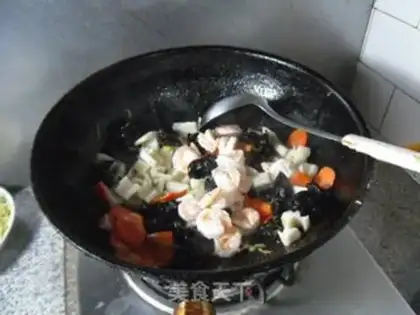 Make Liang Moo-mu-mui-shrimp step 9