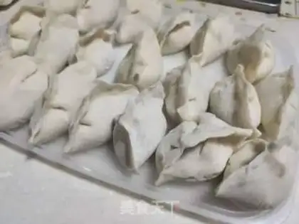 Make Meat celery dumplings step 3