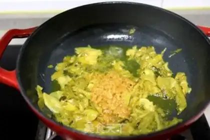 Make The sour sauce and the salsa step 3