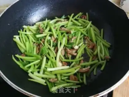 Make Potato leaves and fried meat step 5
