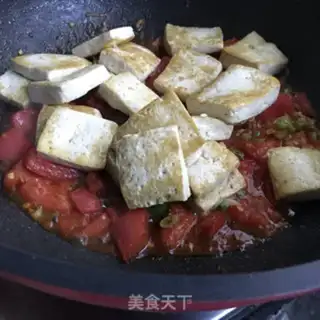 Make Tomato fried black tofu step 6