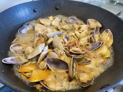 Make White clams boil pasta step 6