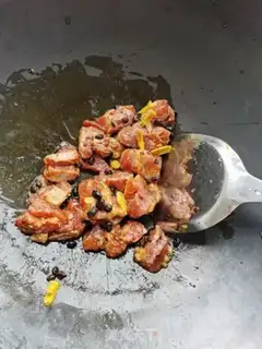 Make Soybeans evaporated ribs step 1