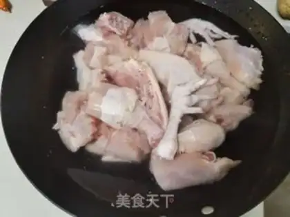 Make Three yellow chickens made of beans step 0