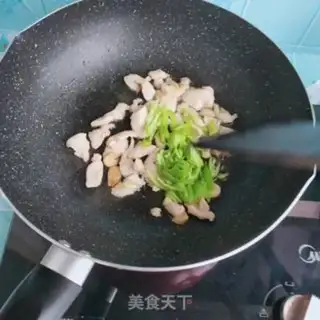 Make Chicken chest fried cucumber step 7