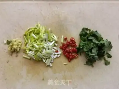 Make Spicy noodles for garlic shrimp step 0