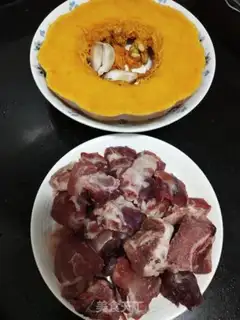 Make Garlic pumpkin evaporation ribs step 0