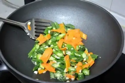 Make Eggs and aces step 6