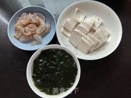 Make Shrimp dress with tofu soup step 0