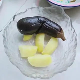 Make Egg sauce and eggplant steam potatoes step 1