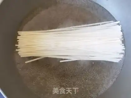 Make Spicy noodles for garlic shrimp step 5