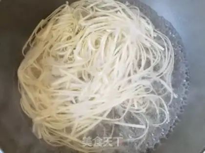 Make Spicy noodles for garlic shrimp step 6
