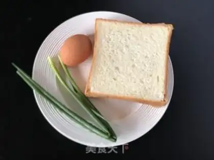 Make Onion egg toast step 0