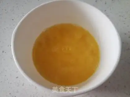 Make Pumpkin fried eggs step 2