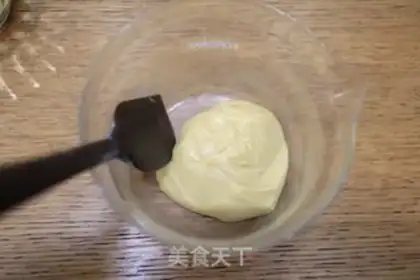 Make pineapple mooncake step 2