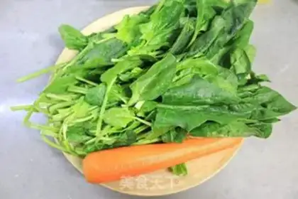 Make Spicy silver spinach step 0