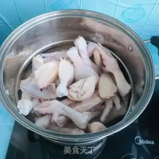 Make Chicken wings, chicken claws, chicken legs step 1
