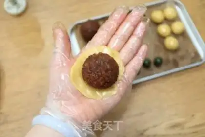 Make pineapple mooncake step 5