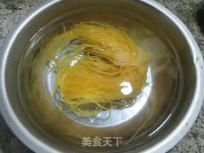 Make Sausage egg corn noodles step 1